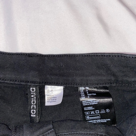 Black H&M jean fabric shorts - Picture 2 of 2